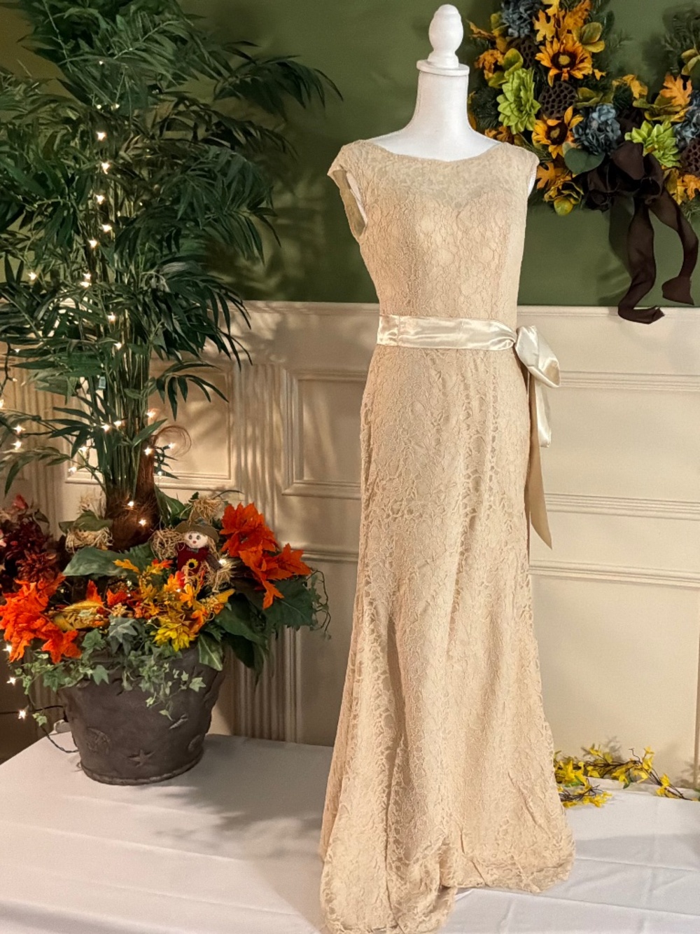 Long retro style formal Lace dress